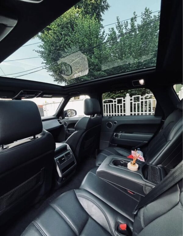 Range Rover Sport HSE V6 – 258 ch – 2015 – 159 000 km – Entretien à jour